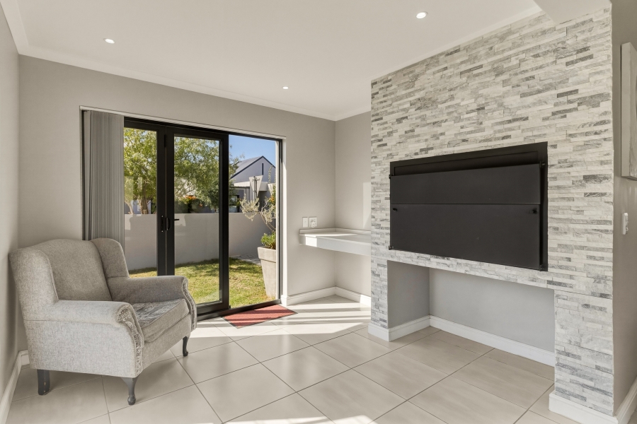 3 Bedroom Property for Sale in Aan de Wijnlanden Western Cape